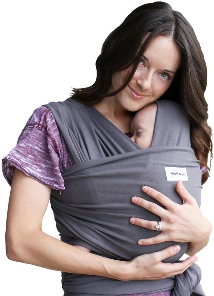 mama porteando bebe con fular
