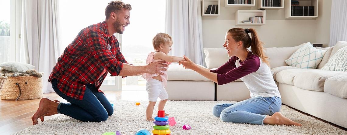como animar a tu bebe para dar los primeros pasos